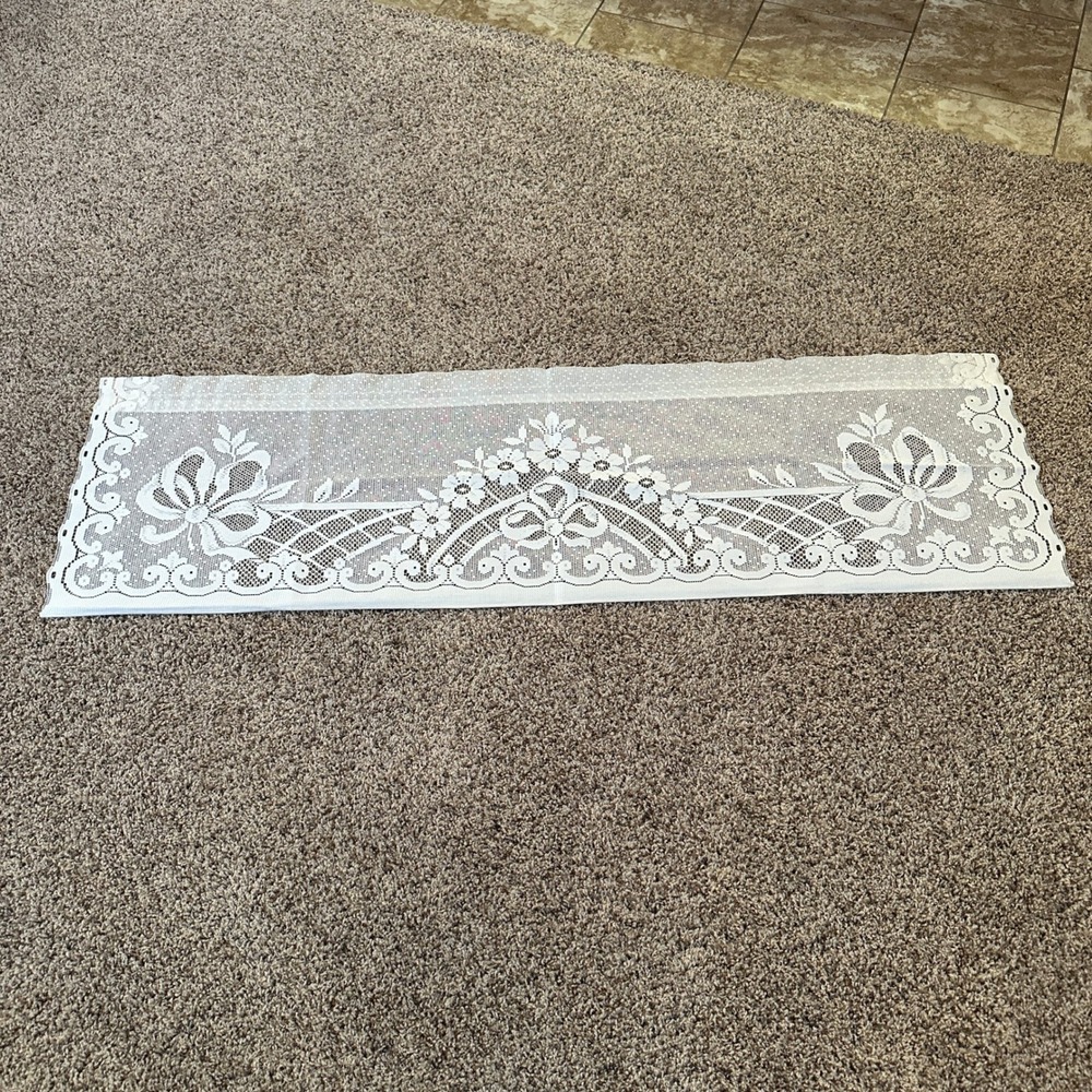 Vintage‎ White Floral Lace Window Valance Scalloped Bow Pattern 58x18 Rod Pocket